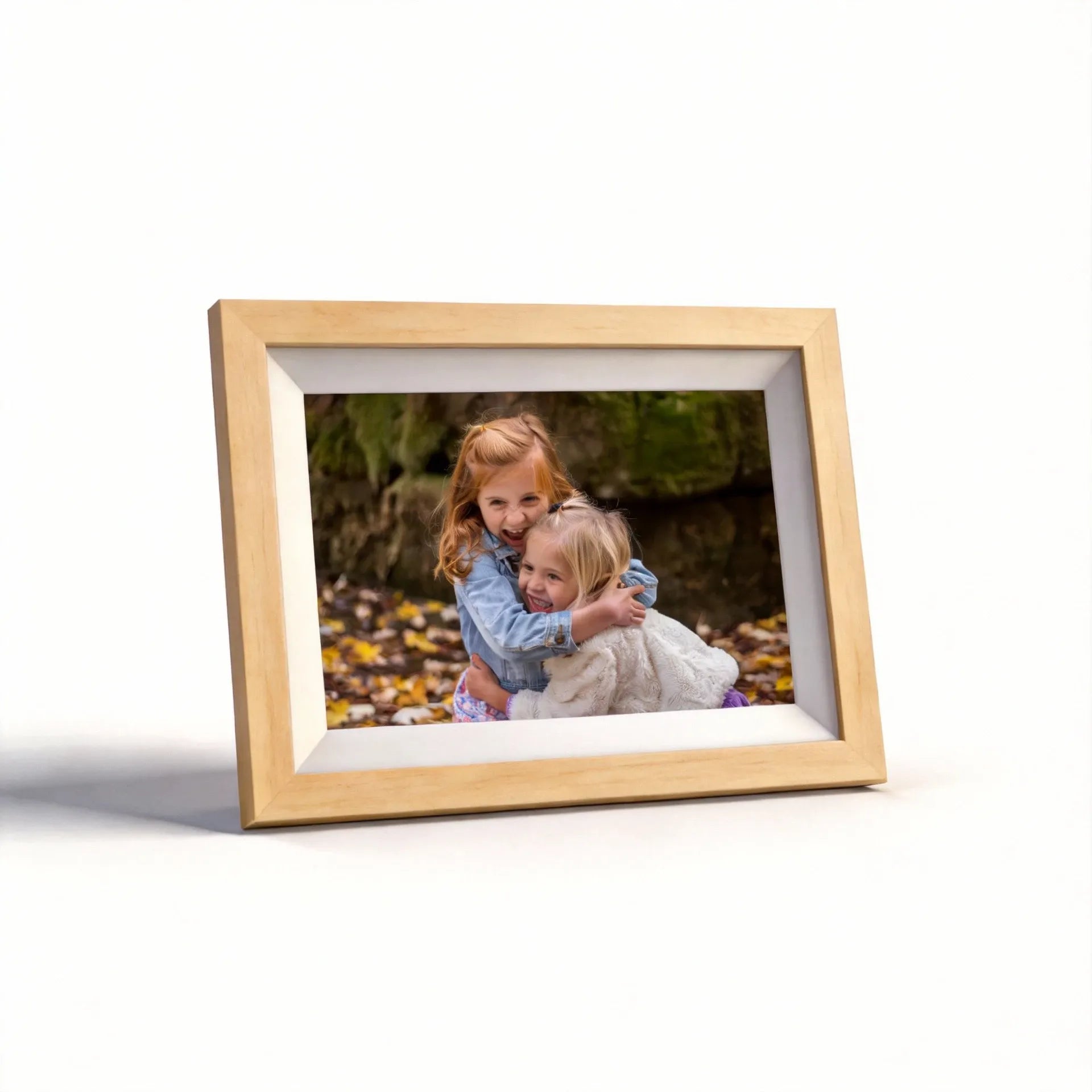 Lumeo 10-inch HD Wi-Fi Digital Photo Frame