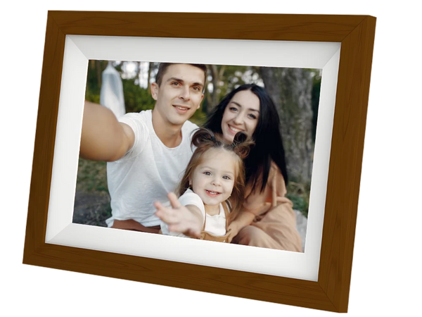 Young family selfie clearly displayed on Picrora electronic photo frame with vivid colors.