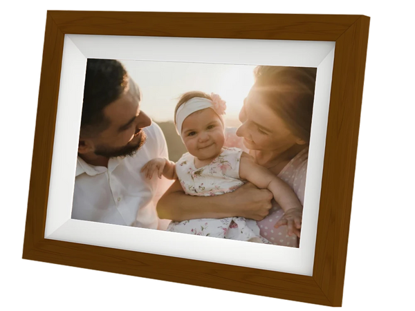 High-resolution display of a mother holding her baby, capturing precious milestones on the Picrora smart frame.
